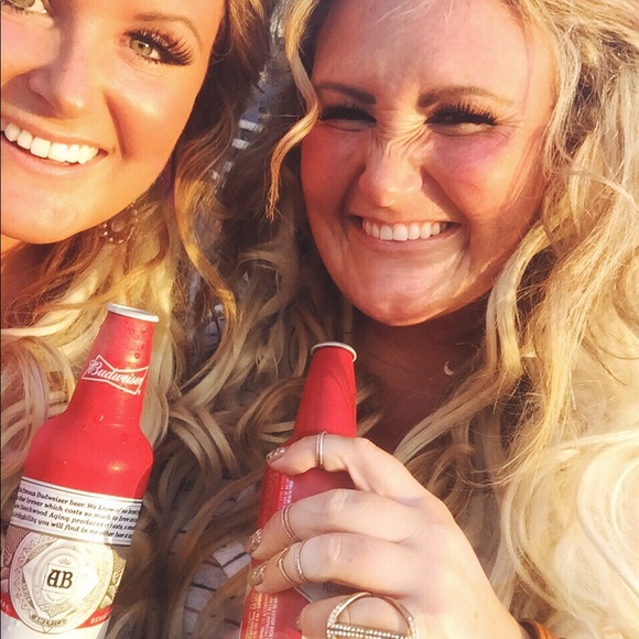 Meet your Posher, Amanda - Picture 1 of 1